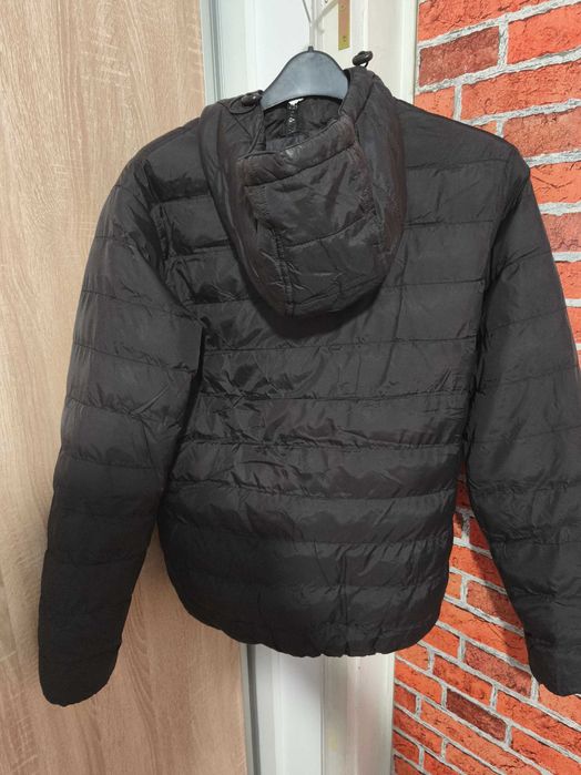 geaca neagra  marimea M