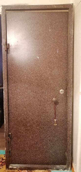 Входная металлическая дверь