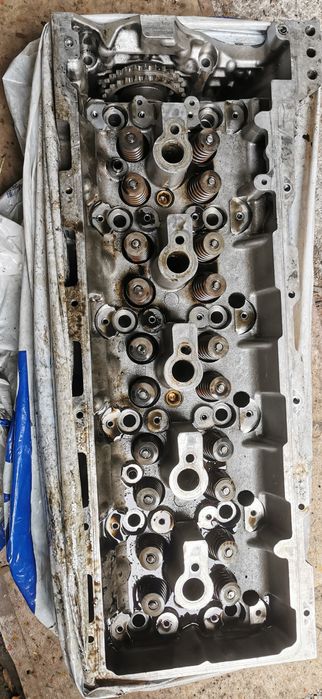 Цилиндрова глава за Мерцедес 2.7 СДИ