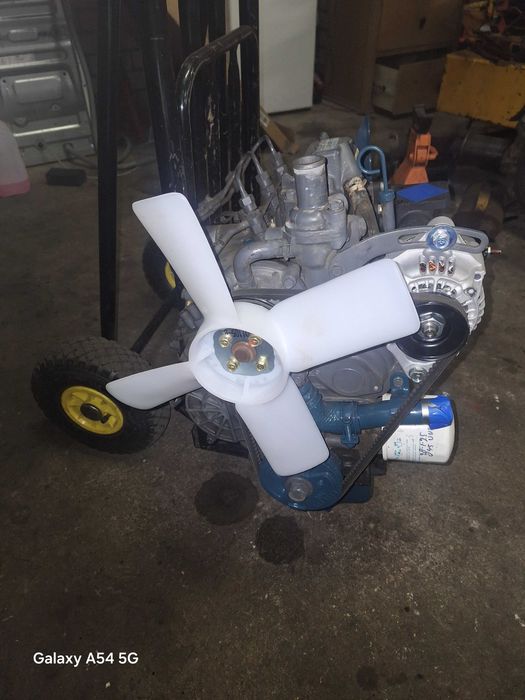 Motor kubota D905