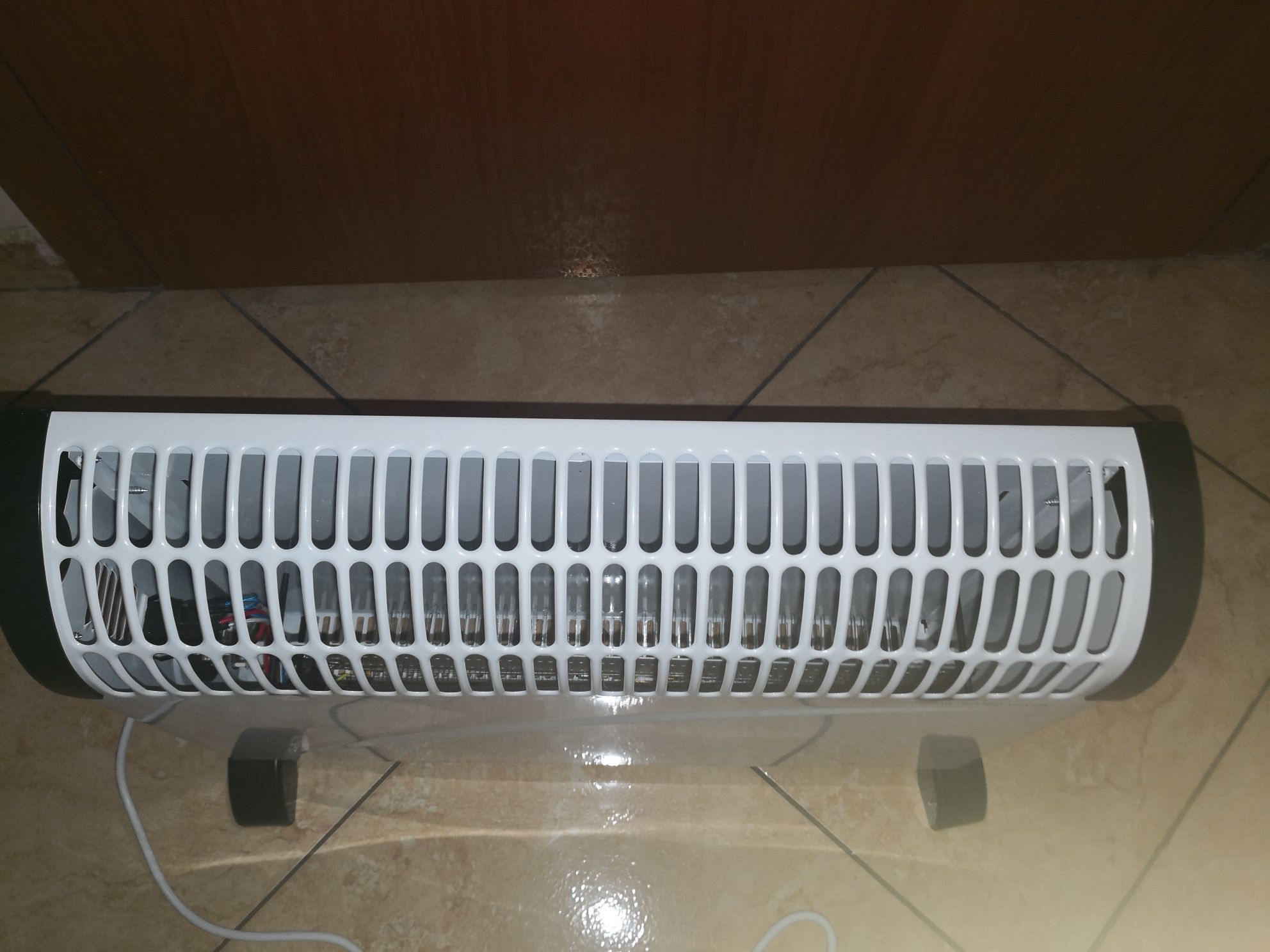 Продавам,
Подов конвектор CH-Y02, 2000W,,SYNCHRO,,
