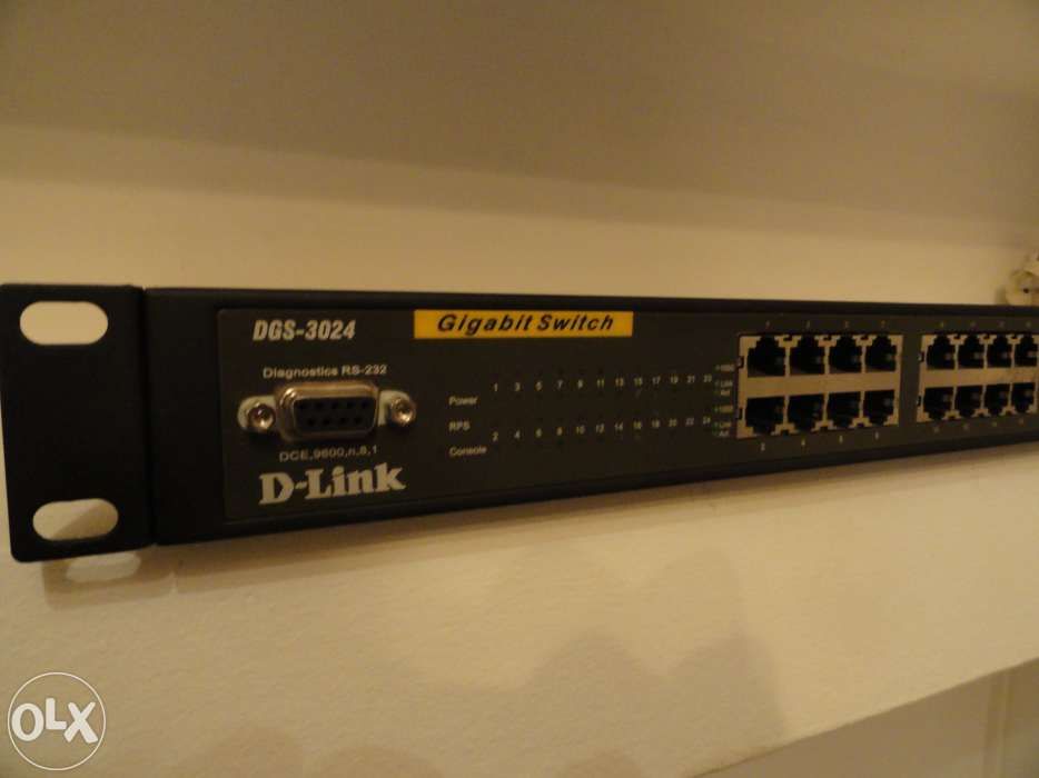 Switch D-Link DGS-3024 24 porturi 10/100/1000 Gigabit Management.