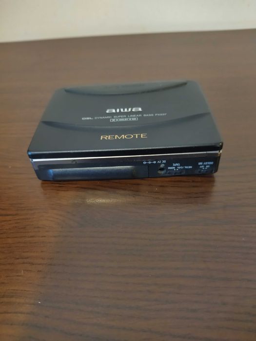Продавам уокмен walkman AIWA PX537,метален