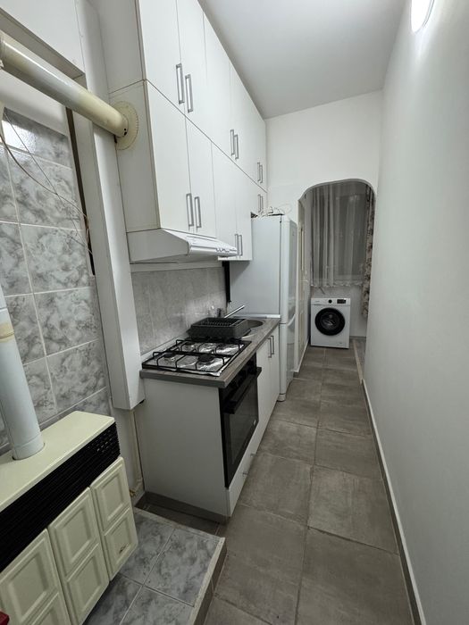 Garsoniera Tg Mures zona semi centrală 200€