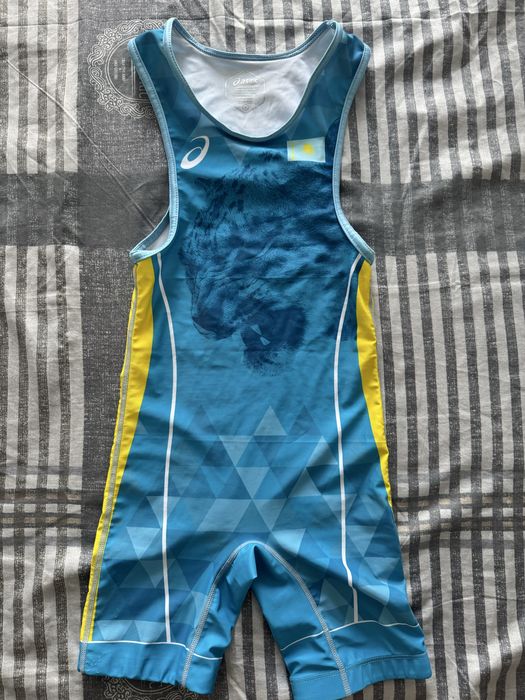 Продам борцовку размер S в отличном состоянии