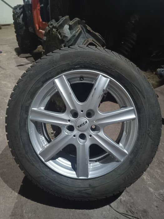 4 броя зимни гуми с алуминиева джанти 5/100