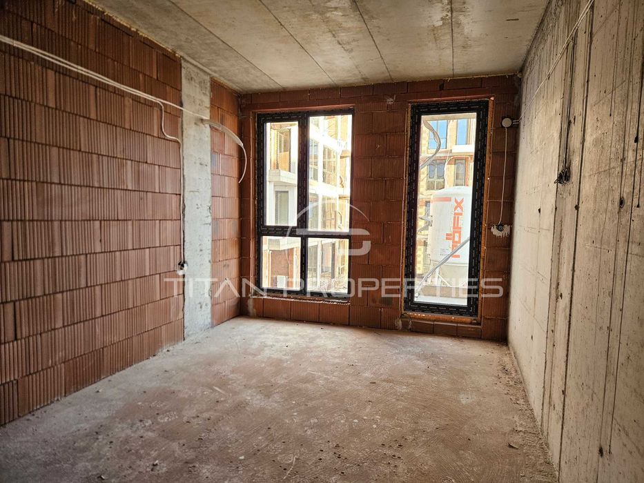 Продава се Тристаен апартамент в Пловдив, Остромила - 116 кв.м за 1254 €/кв.м - Снимка #1