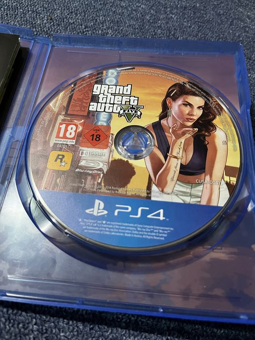 GTA V PS4 (Premium Edition) in stare buna