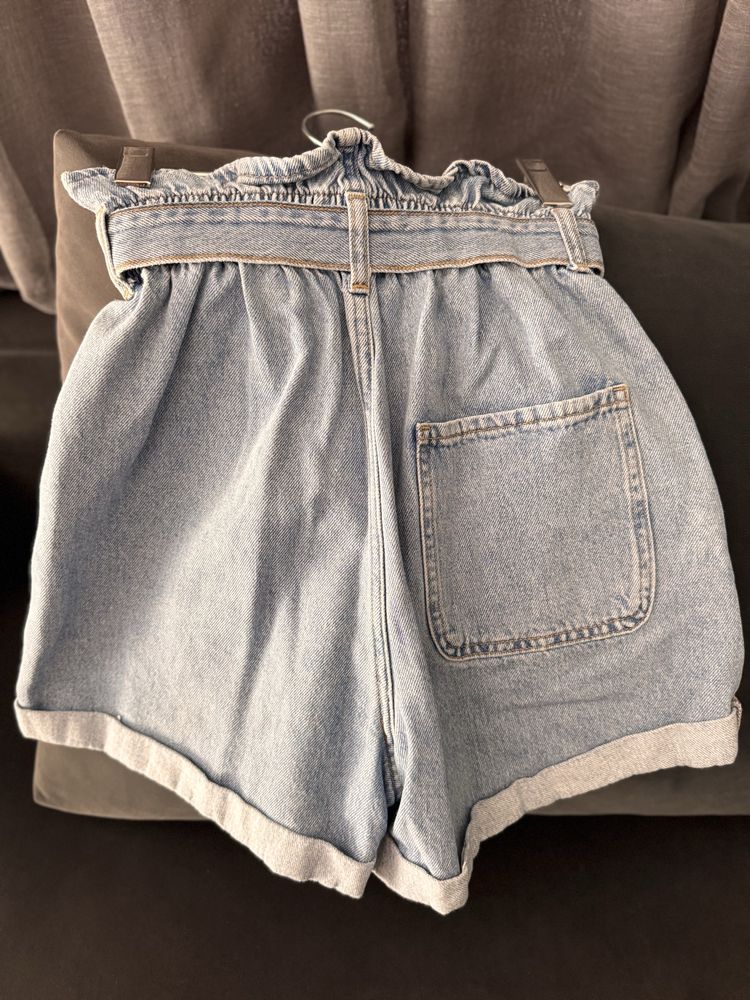 Къси панталонки Zara