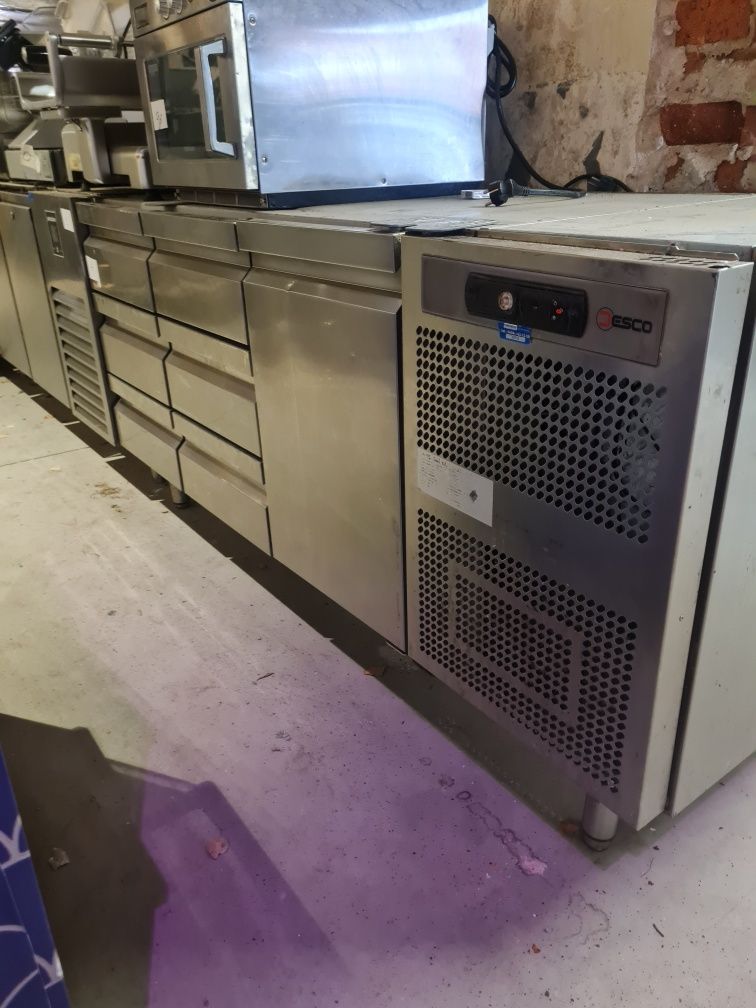 Хладилна маса 2 врати 6 чекмеджетаDesco Refrigerated Workbench