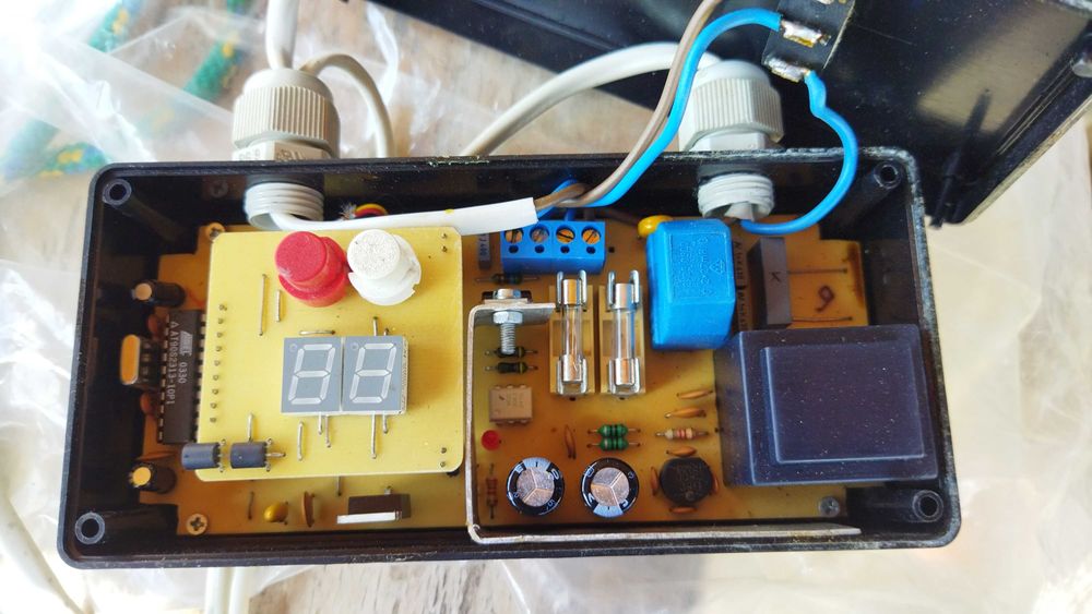 Termostate industriale digitale și analogice