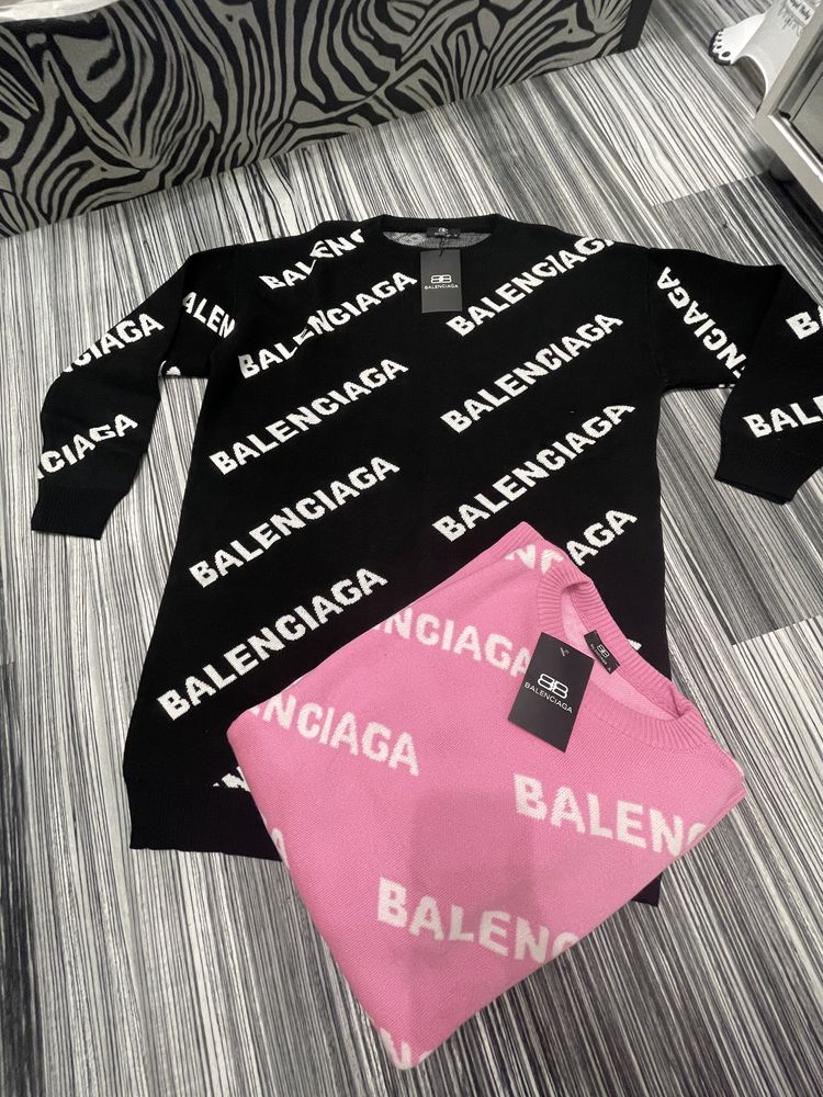 Bluza Balenciaga —>colecția noua / calitate superioara PRODUSUL