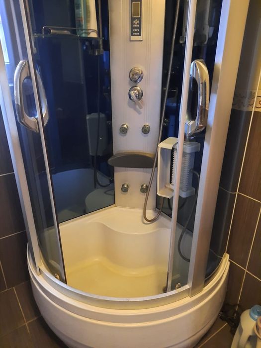 Cabină dus baie proprie