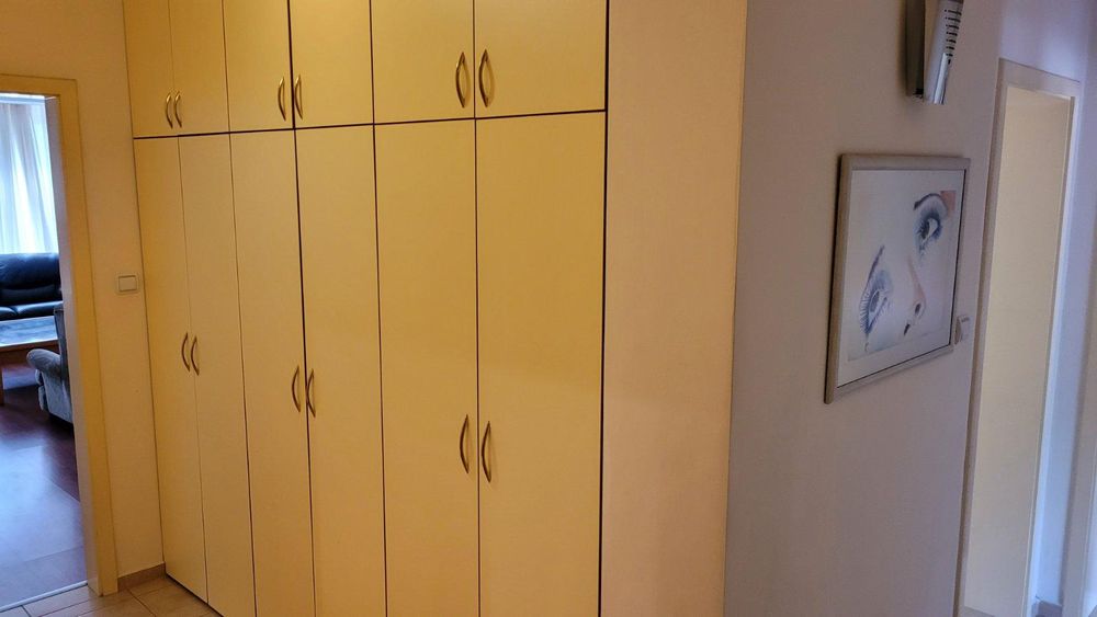 Дава се под наем Четиристаен апартамент в Пловдив, Център - 150 кв.м за 860 € - Снимка #8