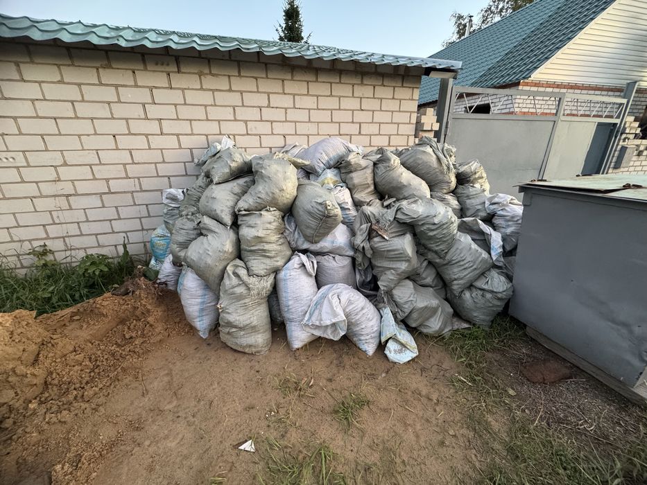 Отдам строительный мусор в мешках
