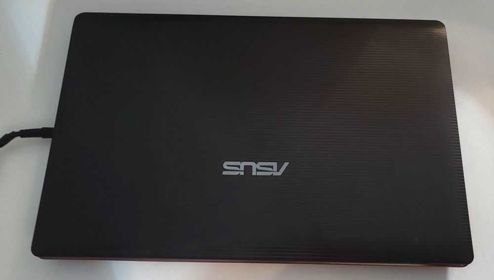 Ноутбук Asus Satiladi baxasi kelsli
Процессор i5 2430M
Оперативка 3 GB