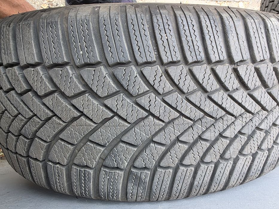 Зимни Гуми 225/50/17 Bridgestone  Blizzak LM005