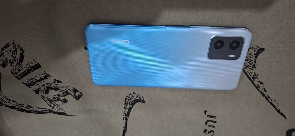 Vivo Y15s  32gb.