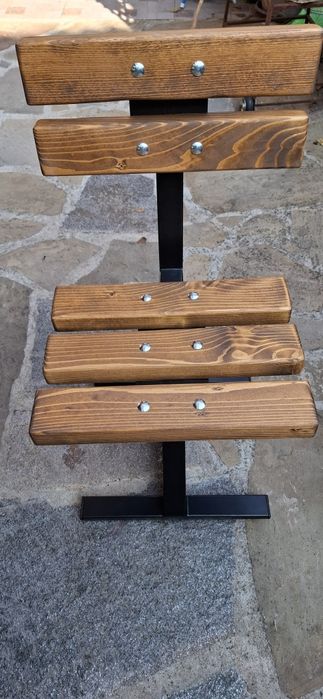 Стол от прахово боядисан метален профил