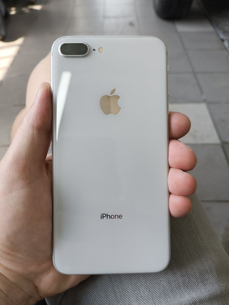 Продам iPhone 8 plus 128gb