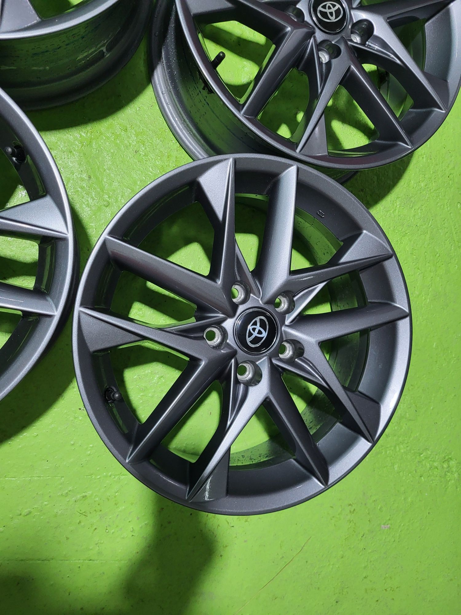 17 5x114.3 Toyota лети джанти 5х114.3