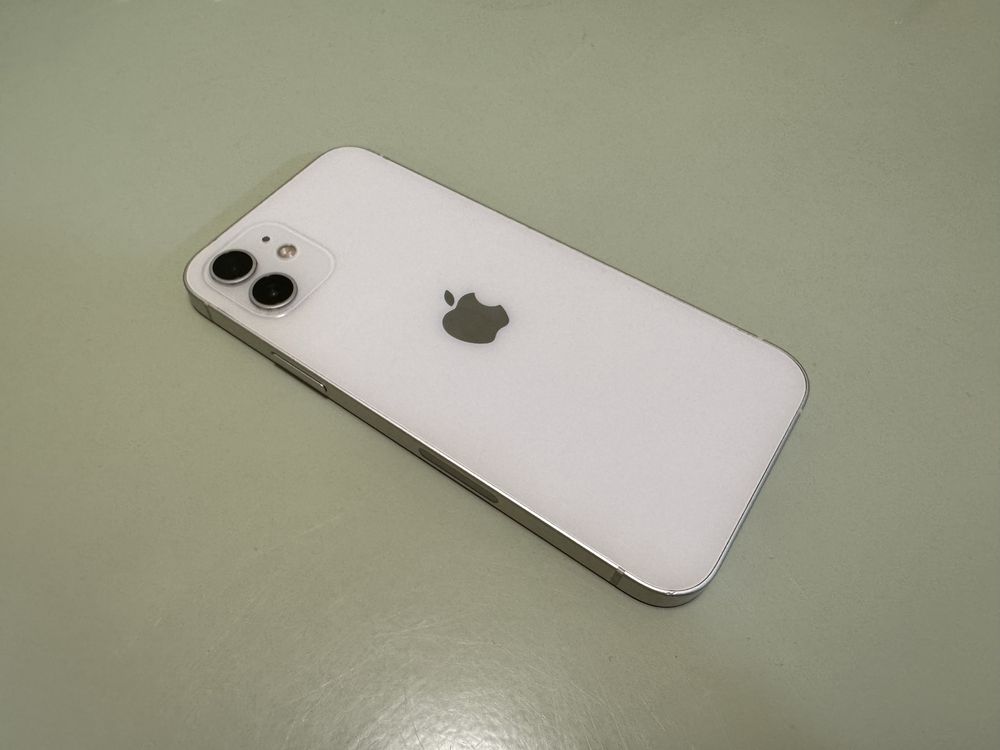 iPhone 12 128Gb белый идеальный