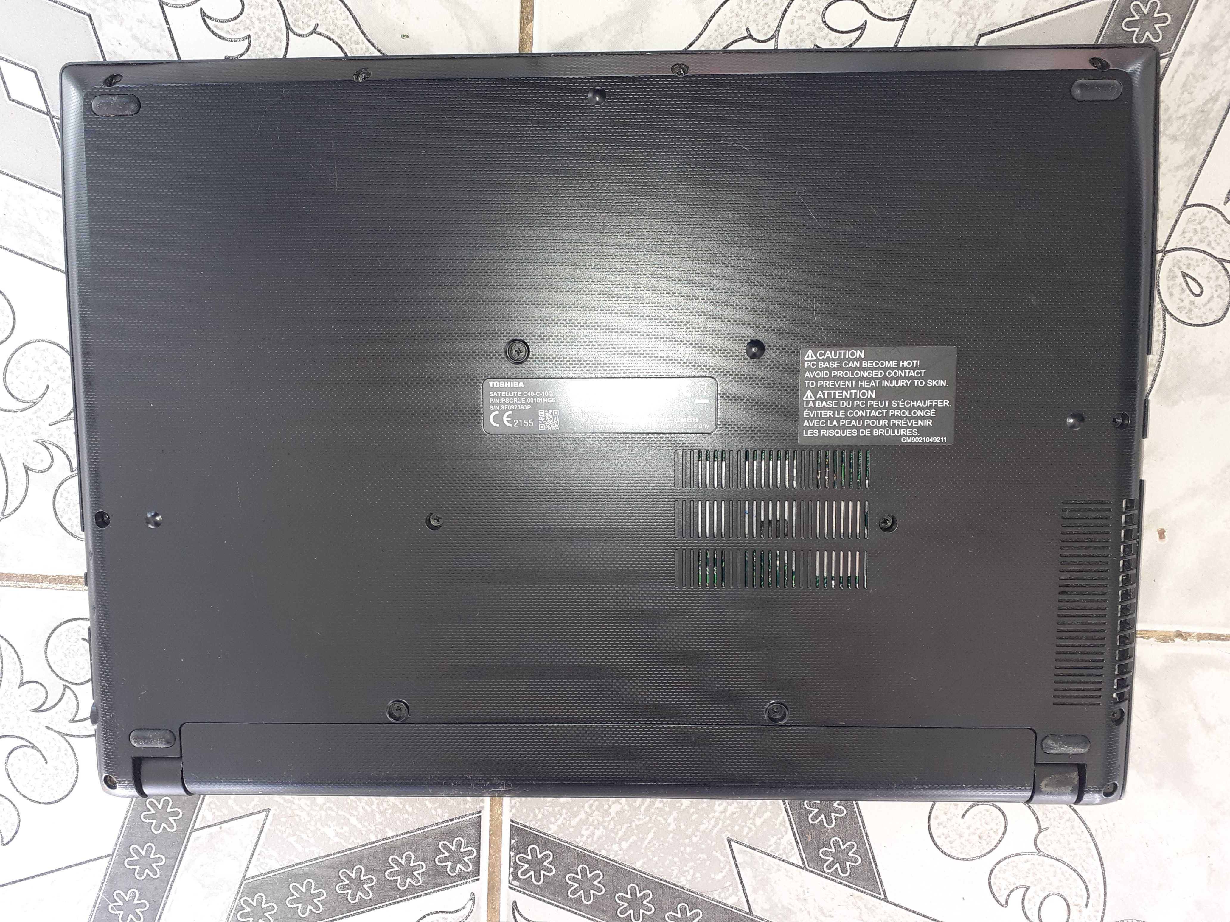 Laptop defect pentru piese