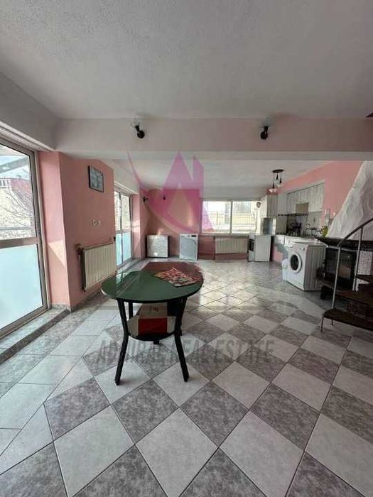 Дава се под наем Мезонет в Варна, Колхозен пазар - 60 кв.м за 453.39 € - Снимка #1