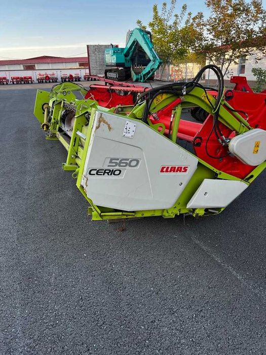 Combina Claas Tucano 320