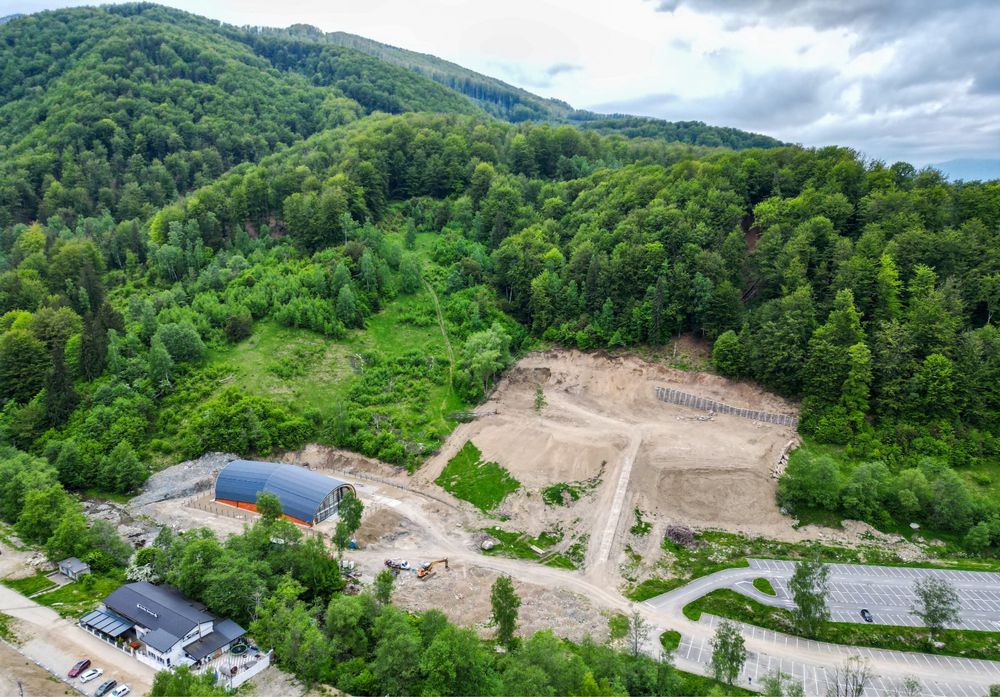 Teren intravilan telegondola straja