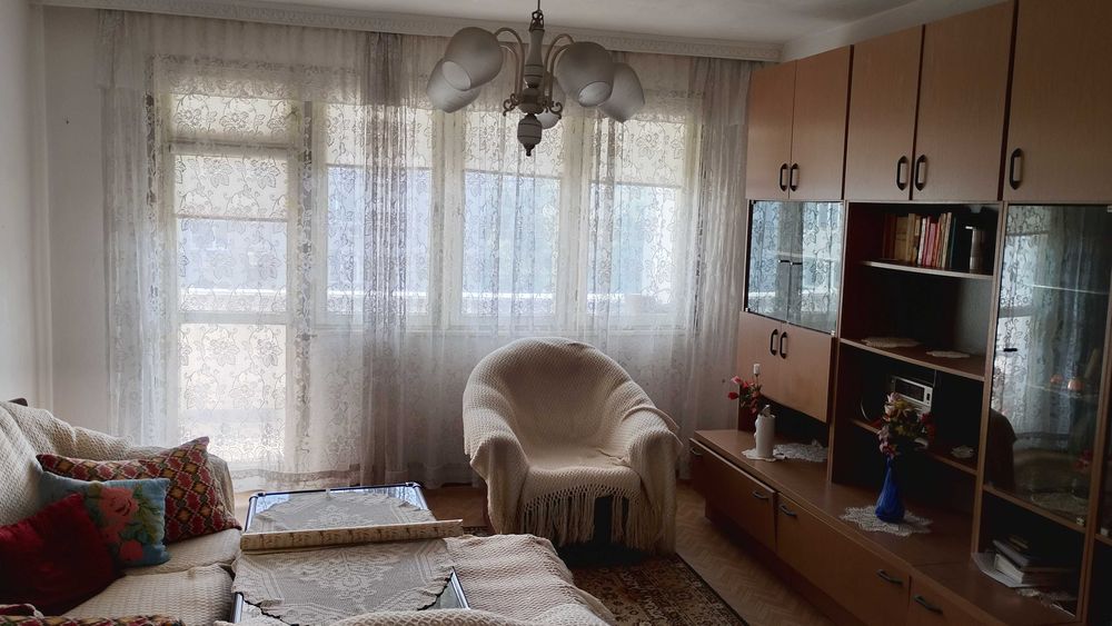 Тристаен апартамент в района на Бакарди