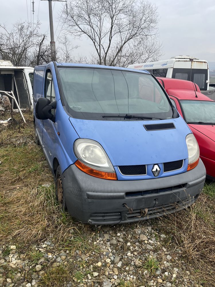 Dezmembrez Renault Trafic 1.9