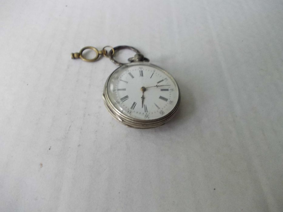 Ceas vechi de buzunar din argint defect B