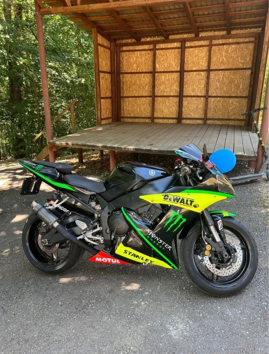 Vând Motocicletă Yamaha R1