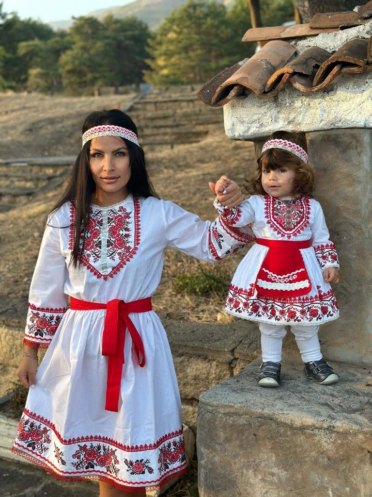 Народни носии за малки и големи