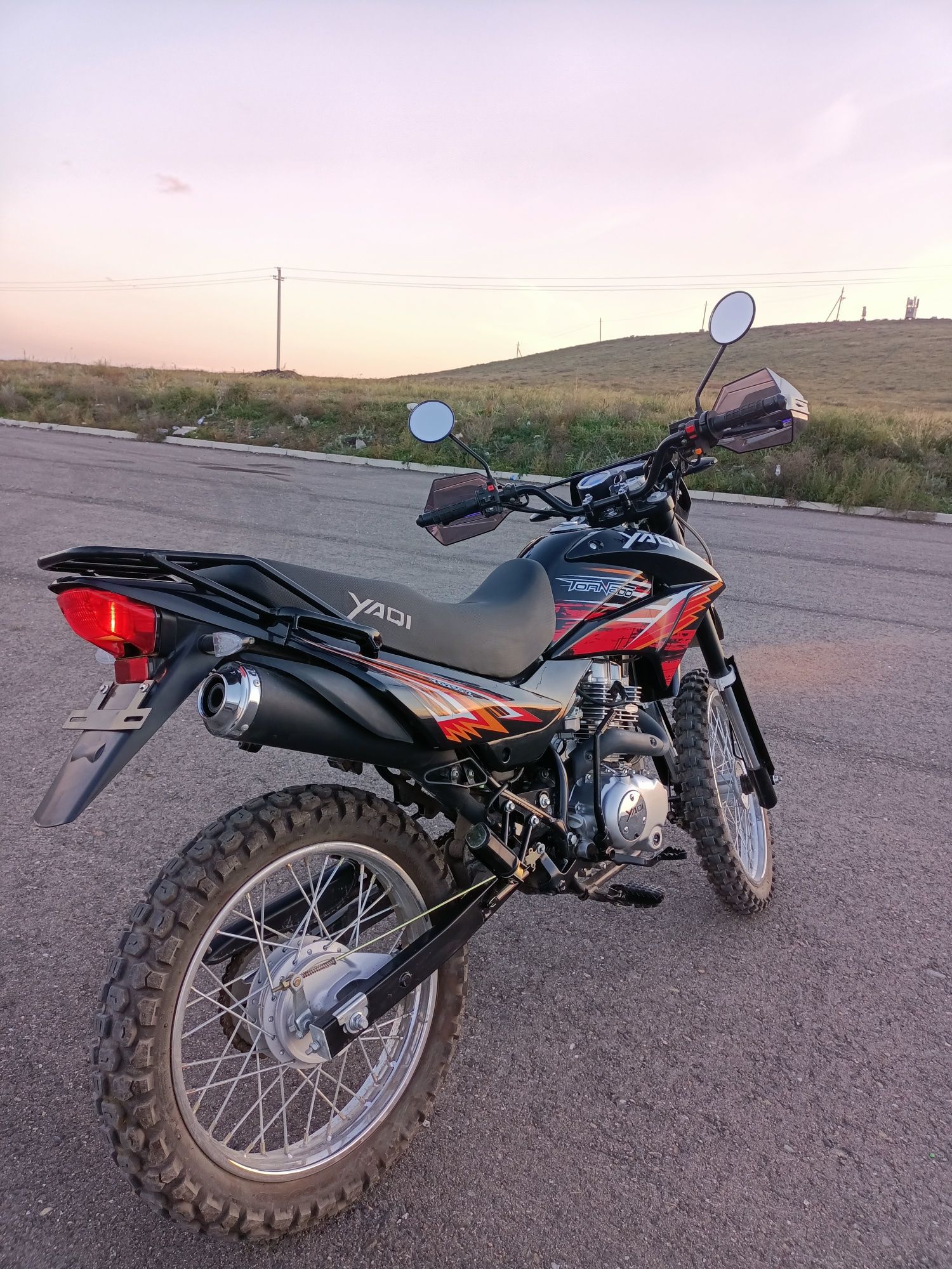 Продам мотоцикл yaqi 250