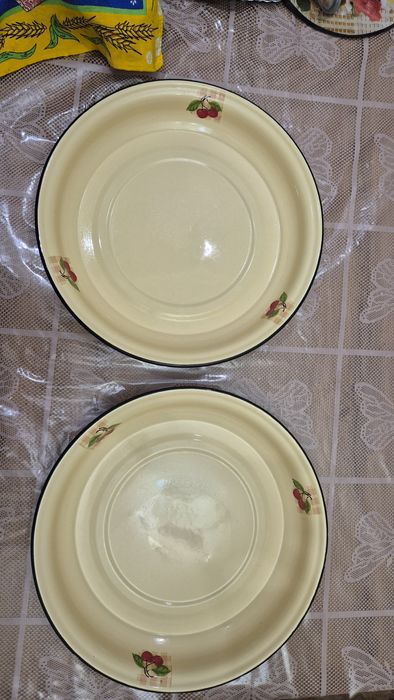 Продам блюда эмалированные
