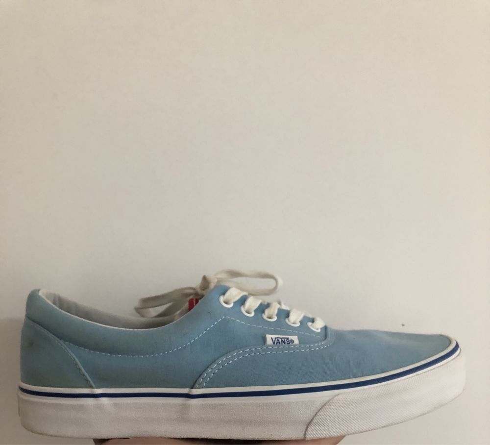 Vans albastru deschis