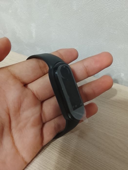 Продам Xiaomi Mi Band 4 в отличнейшом состояний без коробки!
Фитнес-бр
