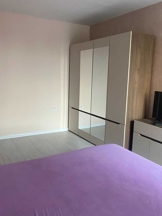 Продавам тристаен апартамент