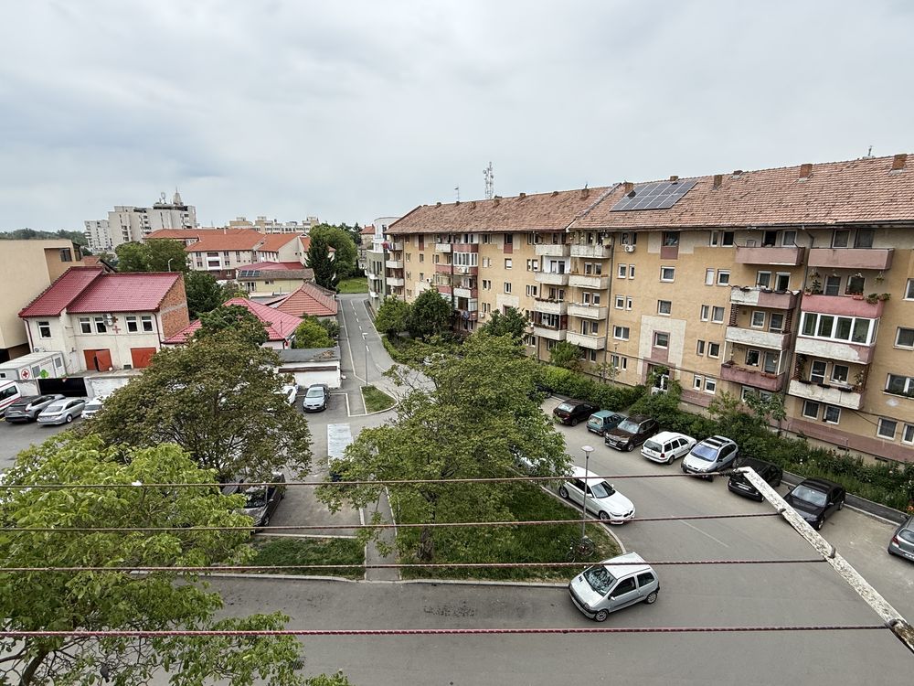 Ofer spre închiriere Apartament 2 Camere zona semicentrala / Liceul Ec