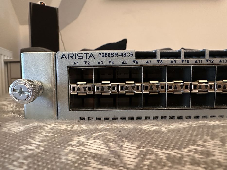 Switch Arista 10 gigabit 48 port DCS-7280SR-48C6 48x10GbE & 6x100GbE