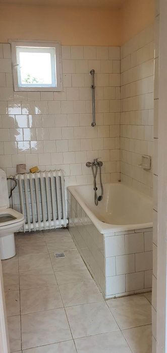 Inchiriez apartament în vila
