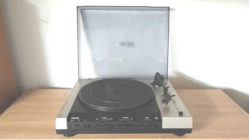 pt discuri vinil un pickup Philips RB5450 pt piese sau restaurare