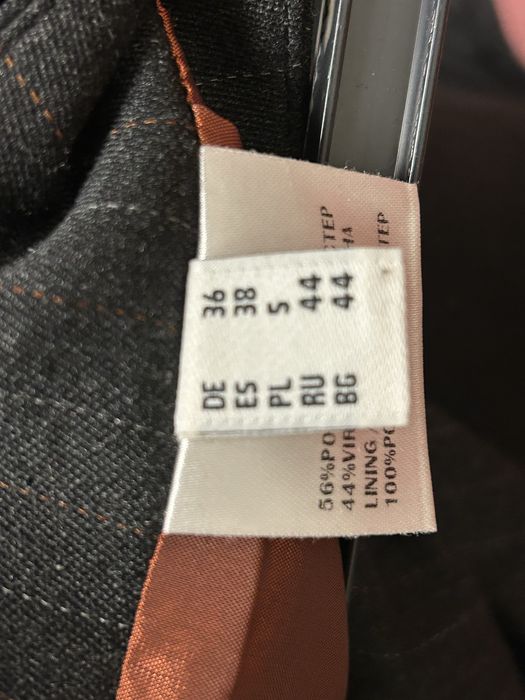 Елегантен дамски костюм 42