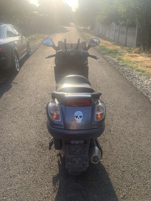 Vând scuter 200cc
