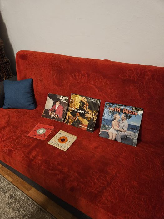 Vând discuri vinil pentru pickup