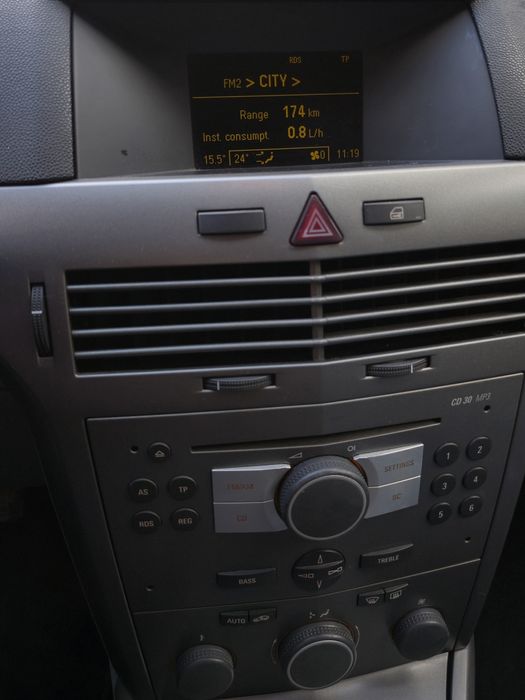 Продавам Opel Astra H