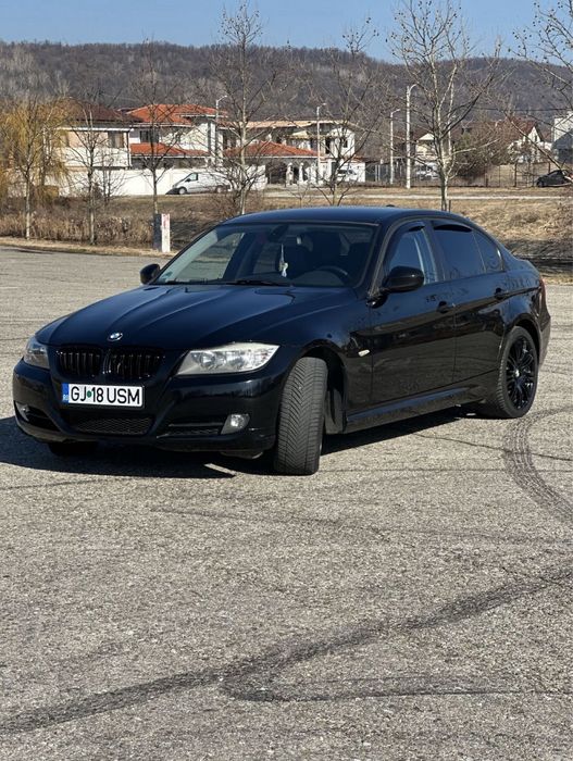 Vand sau schimb Bmw e90 318i an 2011