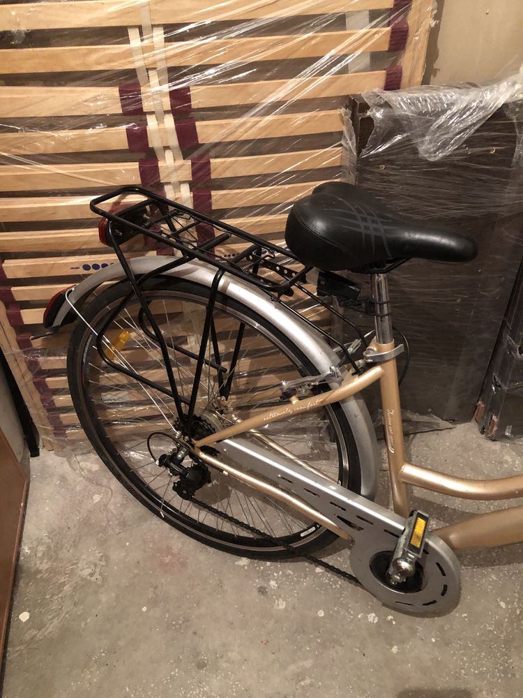 Vand bicicleta de dama sau barbat